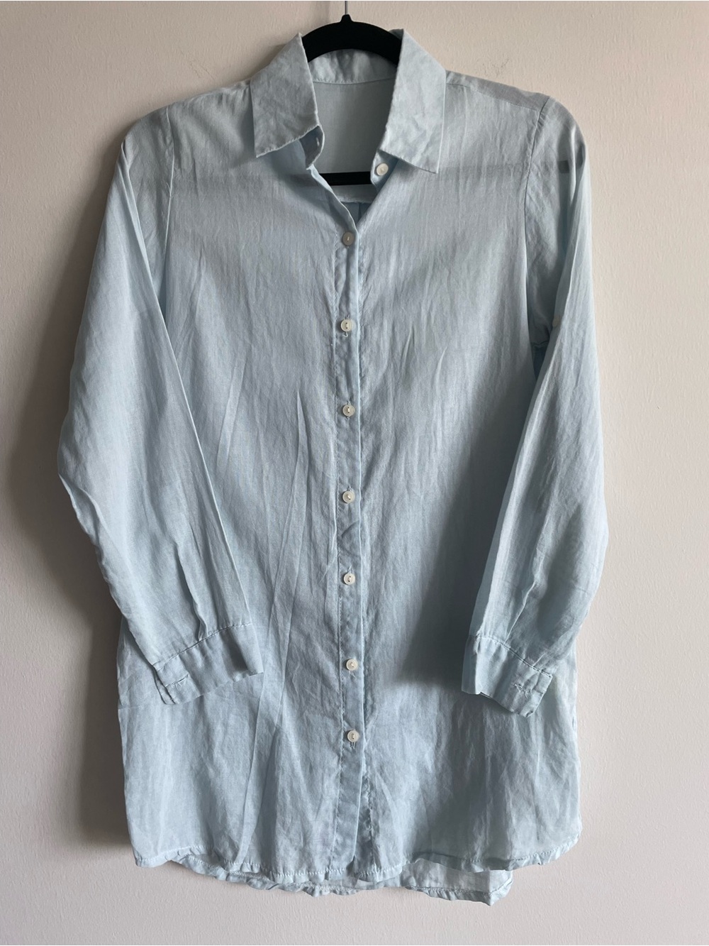 Lightweight button up shirt blue longline vacation summer coastal beach S